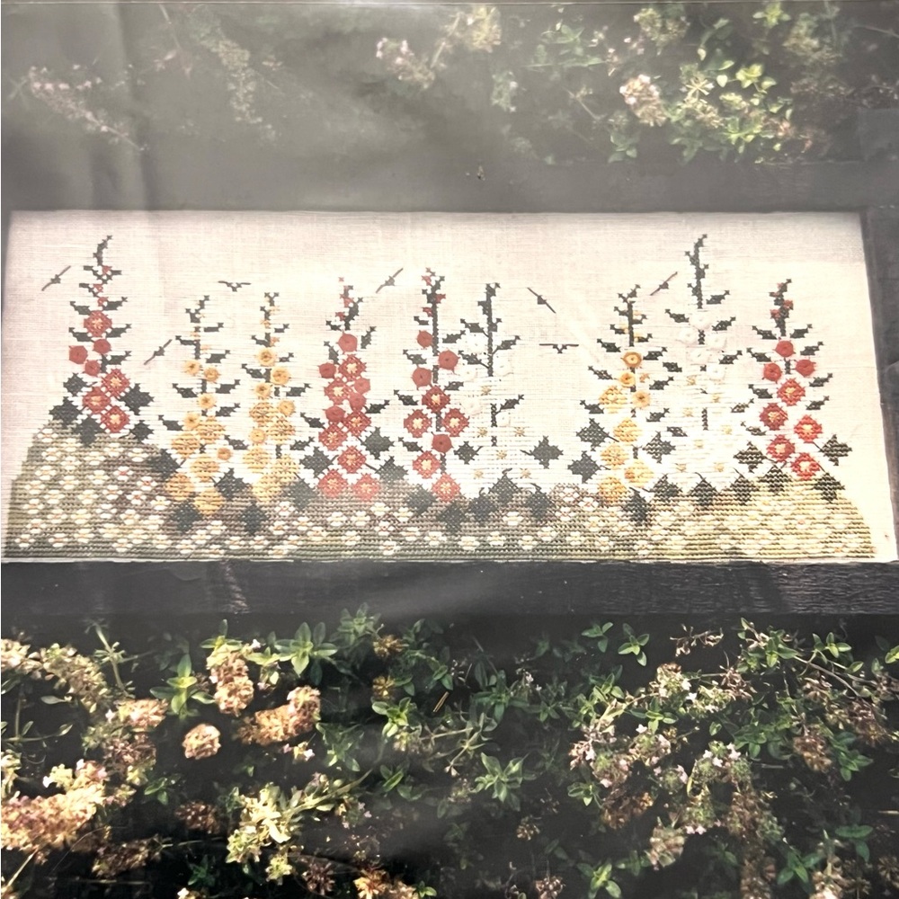 Cedar‎ Hill COUNTRY BORDER Floral Counted Cross Stitch Pattern 103 X 70 Cottage